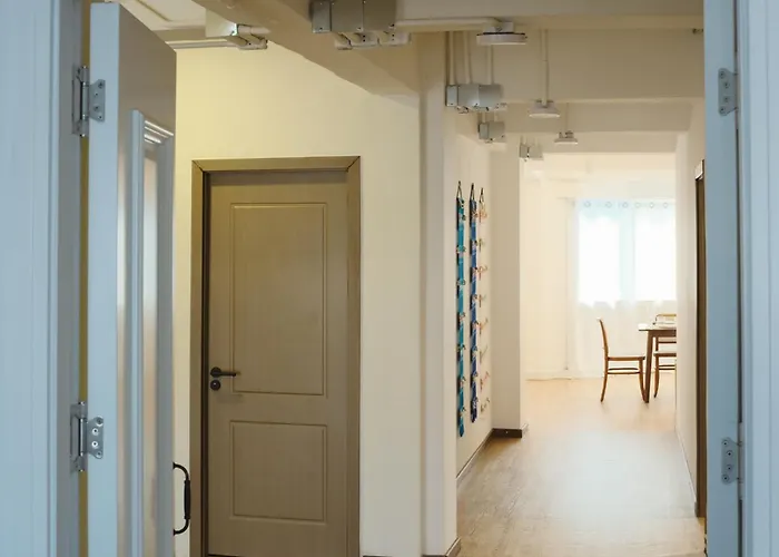 Private Full-floor Spacious 5br In China Town