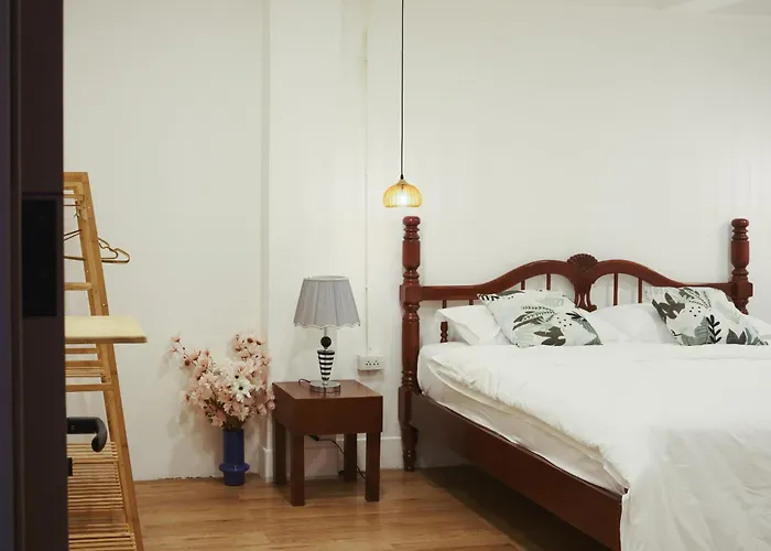 Private Full-floor Spacious 5br In China Town Apartment Bangkok