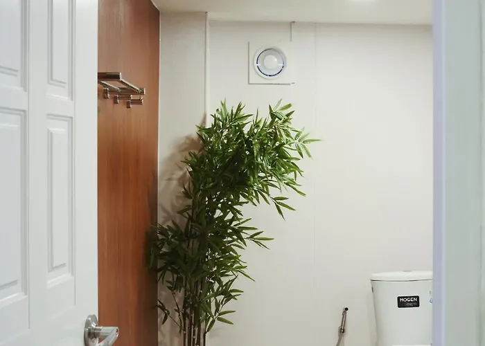 Private Full-floor Spacious 5br In China Town Bangkok