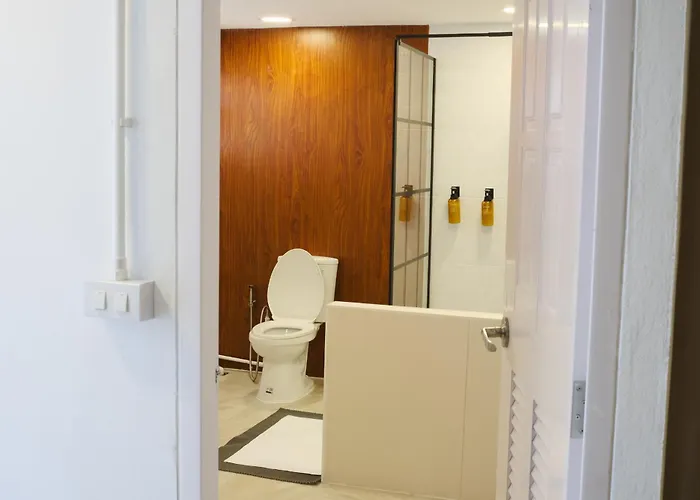 Private Full-floor Spacious 5br In China Town Apartment *