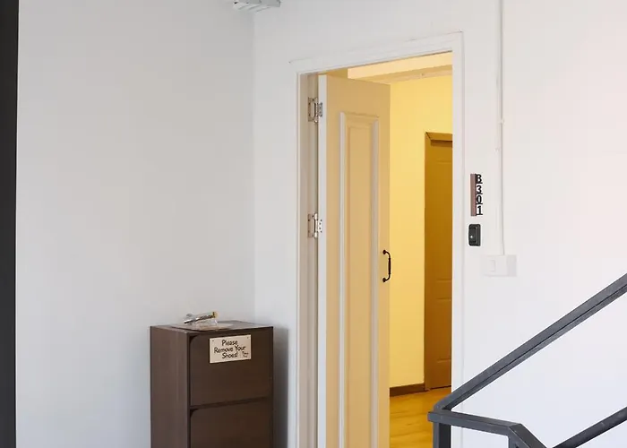 Private Full-floor Spacious 5br In China Town Apartment *