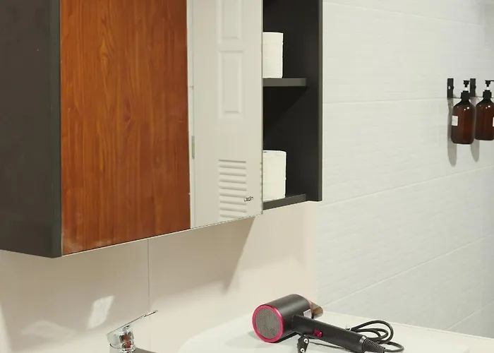 Private Full-floor Spacious 5br In China Town Apartment Bangkok